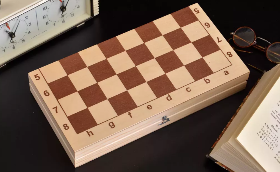 Ш-1FI Фабрика Игр: Шахматы обиходные в доске (290*290*20)