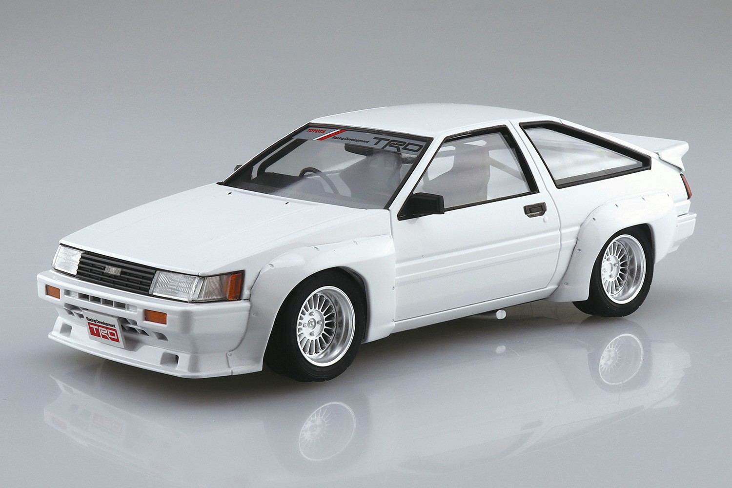 05798 Toyota Corolla Levin TRD AE86 '83 Aoshima