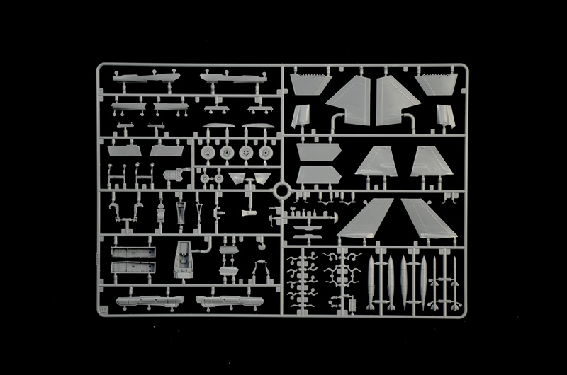 1469ИТ Истребитель LOCKHEED F-35C LIGHTNING II Italeri