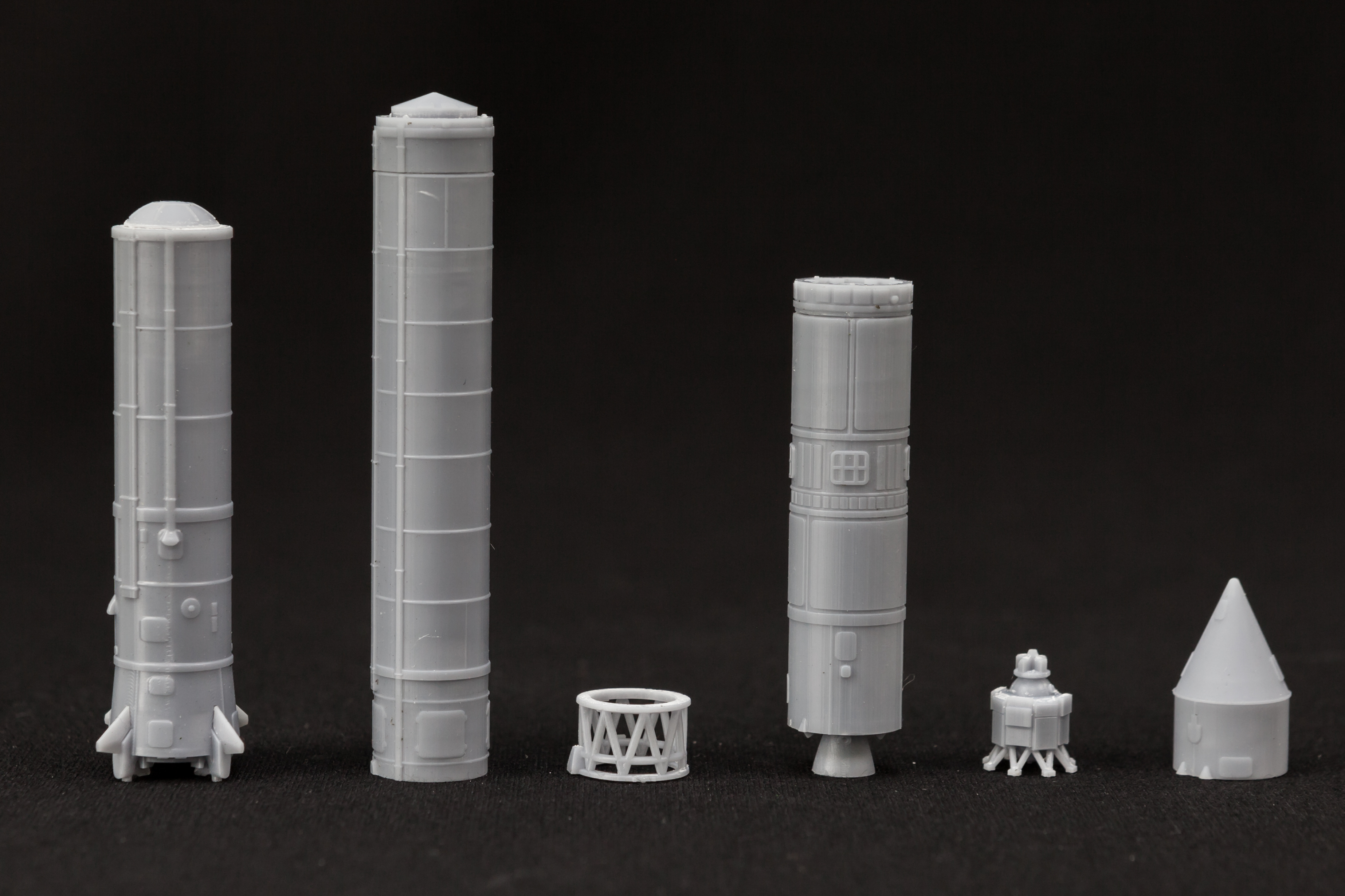 AM14490  Двухступенчатая ракета-носитель Космос-2 со спутником Интеркосмос-1 Arma Models