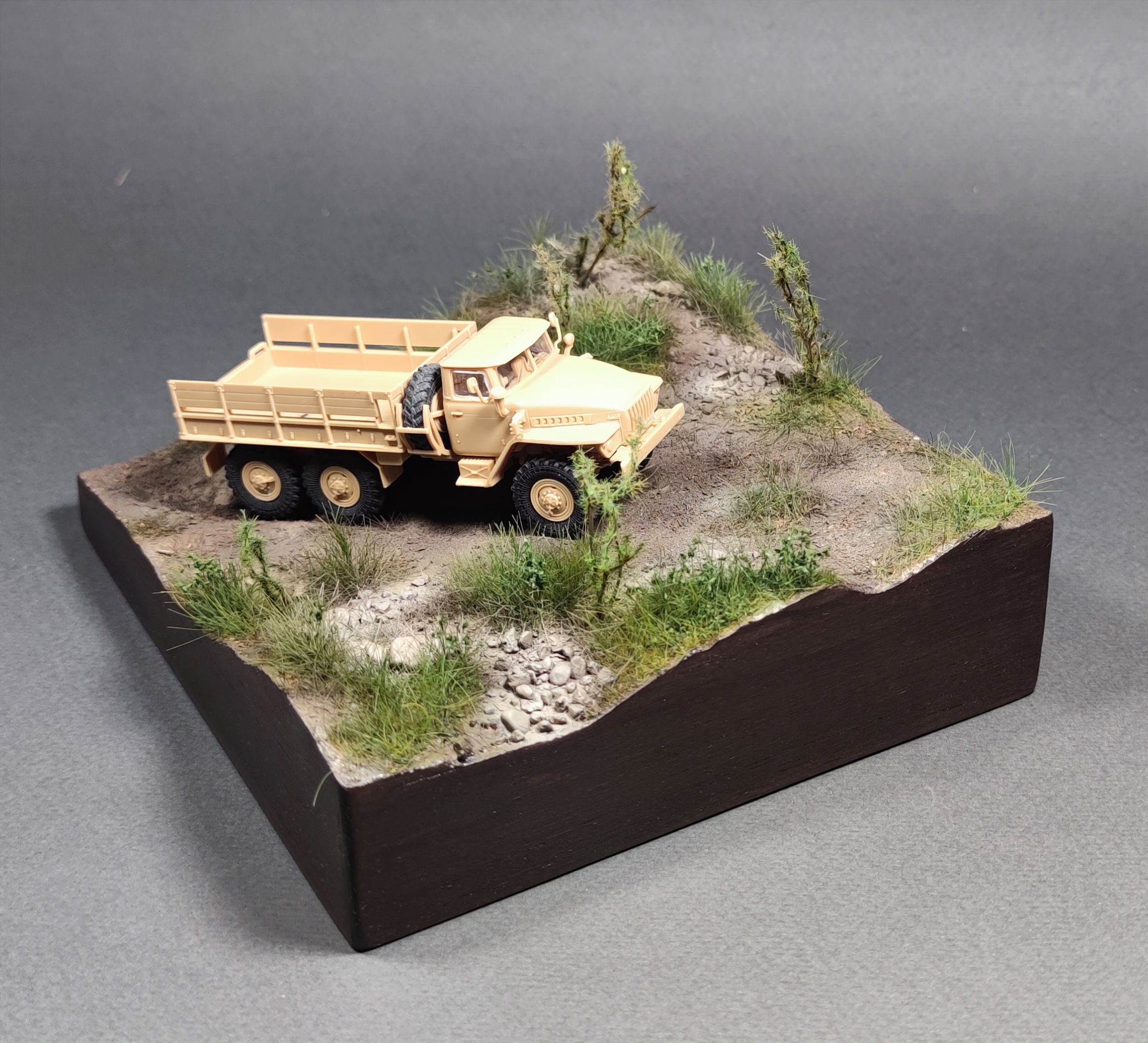 НЕ-72023 Подставка quot; На прорывquot;Размер 17*16см