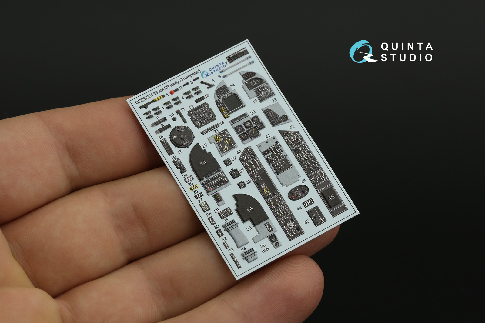 QDS-32193 3D Декаль интерьера кабины AV-8B Harrier II ранний (Trumpeter) (Малая версия)