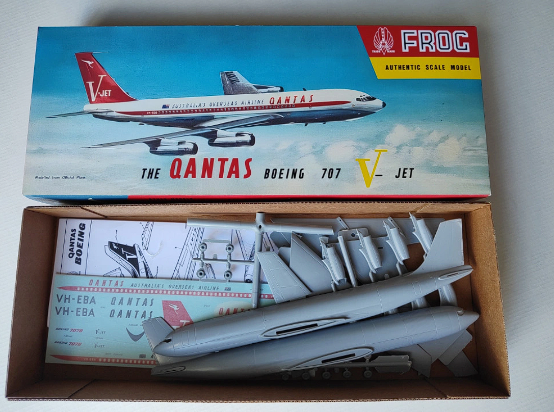 368 Сборная модель самолета Boeing 707 Qantas FROG