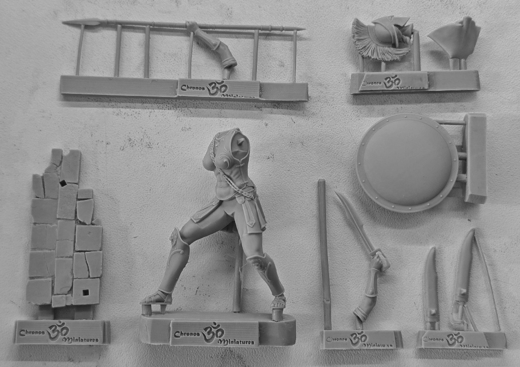 CHM-54345. Миры Фэнтези: Спартанская женщина-воин (2 варианта правой руки). 54 мм. Материал - смола. Chronos Miniatures