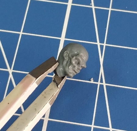 AM3557 Фигура Швайгера с сменной головой красного черепа Arma Models